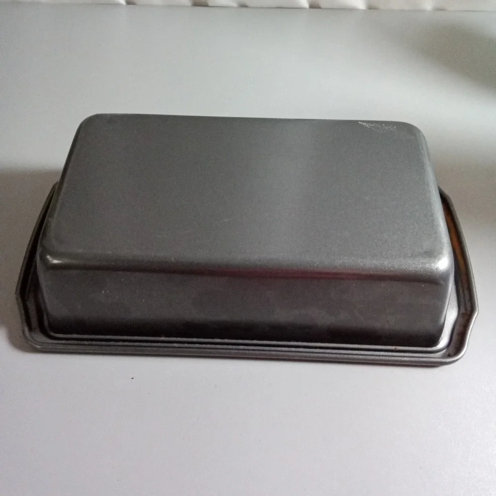 Wilton Non-Stick Steel Loaf Pan 9.25 x 5.25 x 2.75 Inch Dark Gray Bakeware